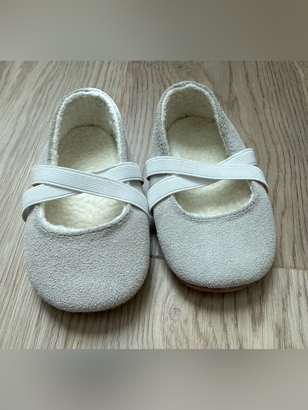 Girl’s Robeez Bundle - Picture 2 of 7